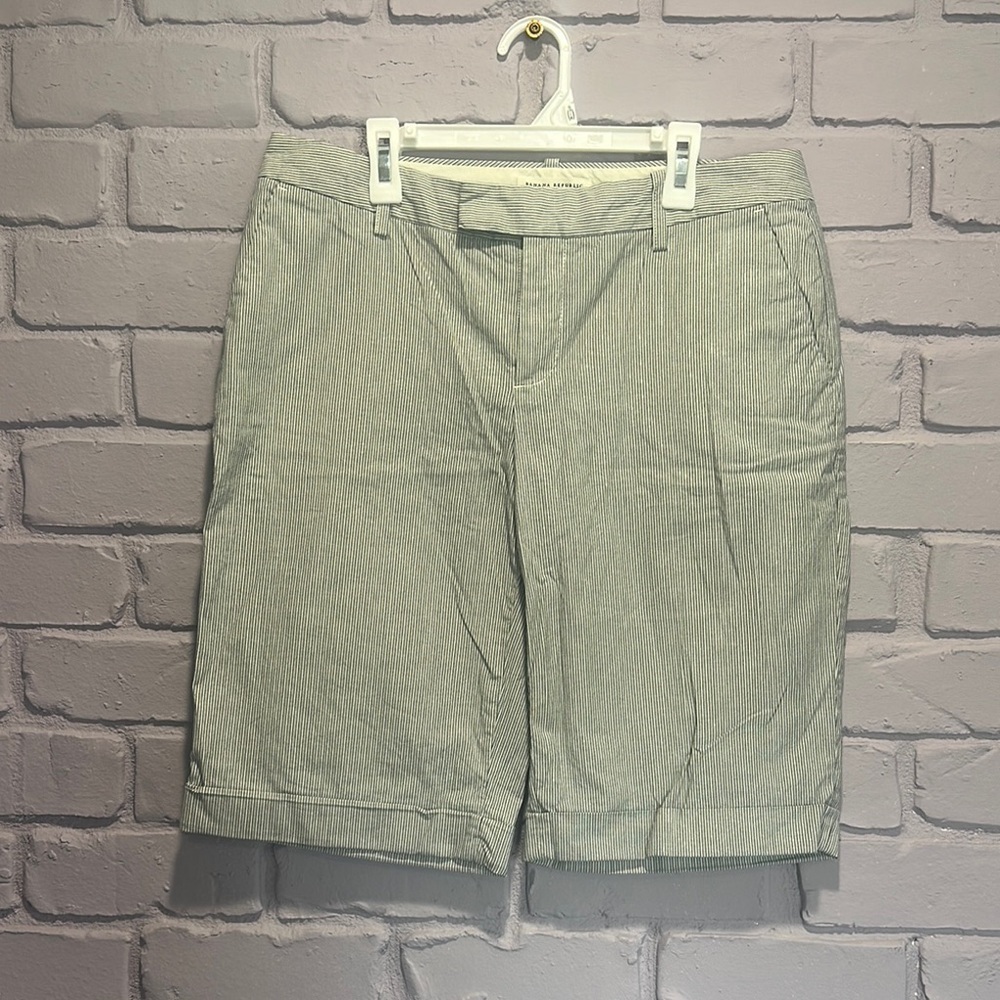 NWOT Banana Republic Light Green Striped Shorts size 8